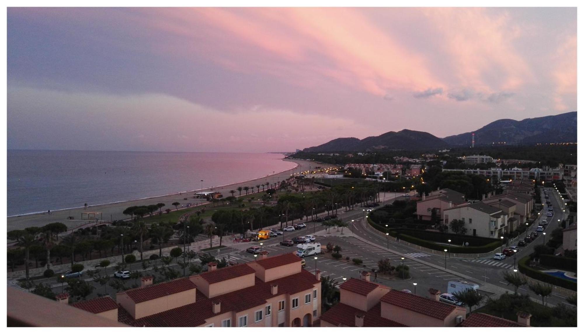 Apartamento Con Terraza, Vistas Playa Y Montana โอสปิตาเล็ต เด ลินฟันต์ ภายนอก รูปภาพ