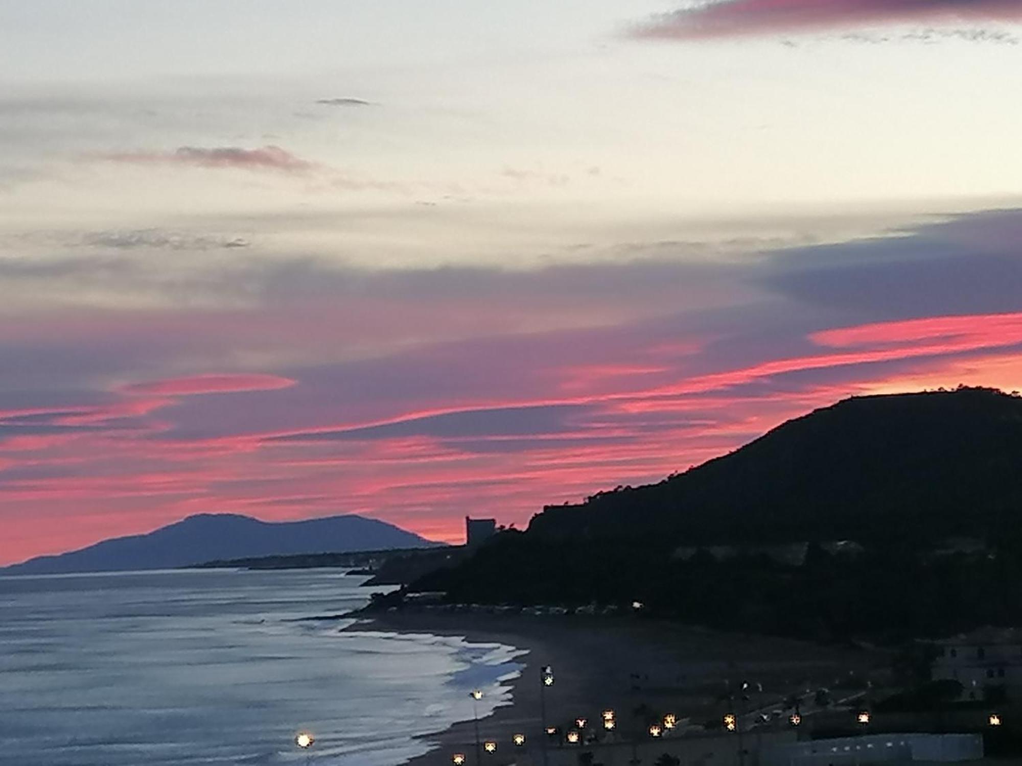 Apartamento Con Terraza, Vistas Playa Y Montana โอสปิตาเล็ต เด ลินฟันต์ ภายนอก รูปภาพ