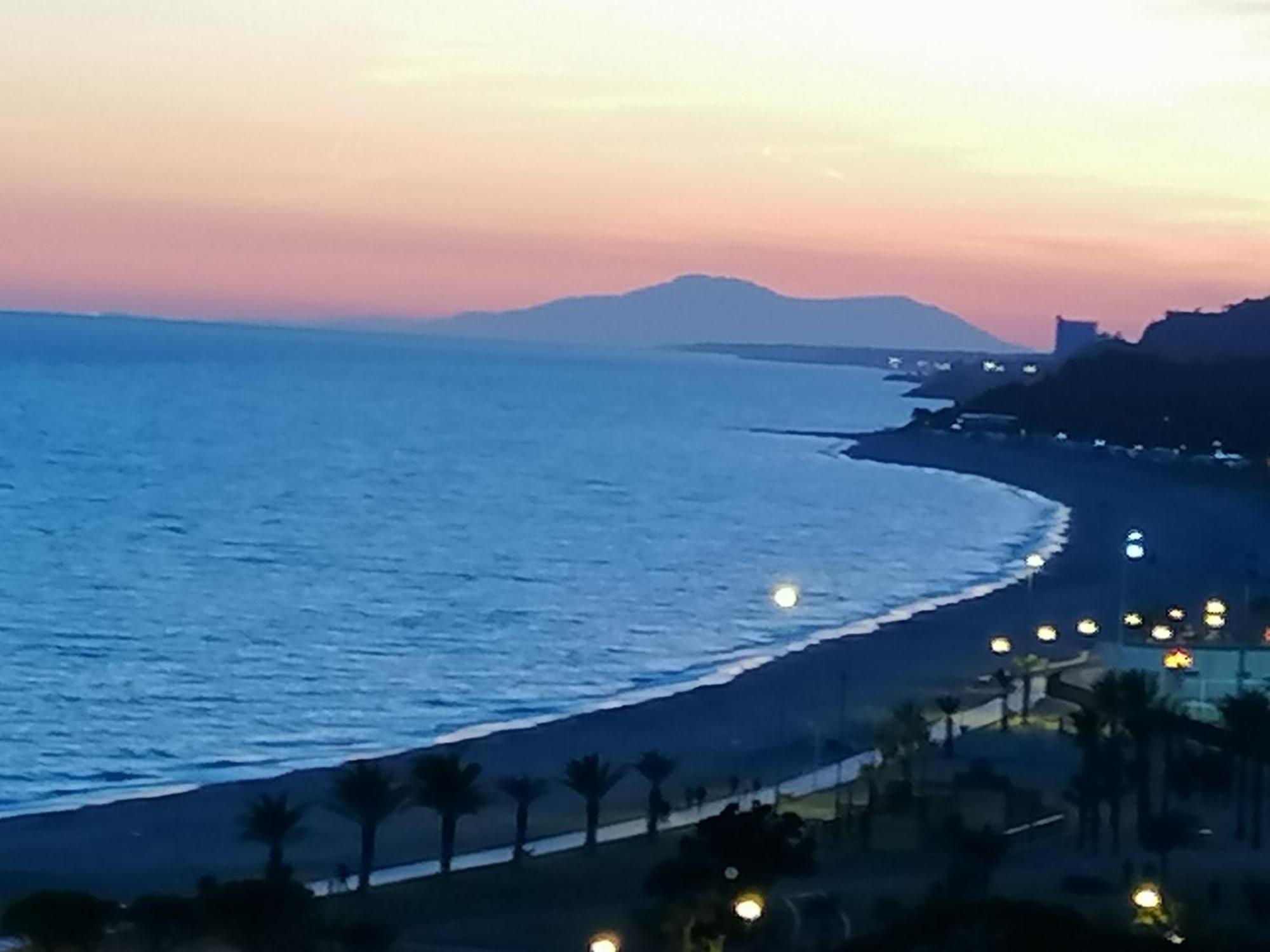 Apartamento Con Terraza, Vistas Playa Y Montana โอสปิตาเล็ต เด ลินฟันต์ ภายนอก รูปภาพ